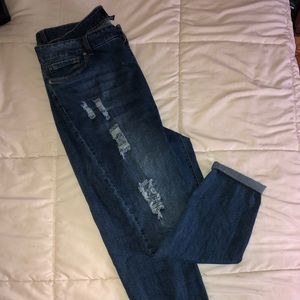 NWOT PLUS SIZE DISTRESSED SKINNY JEANS